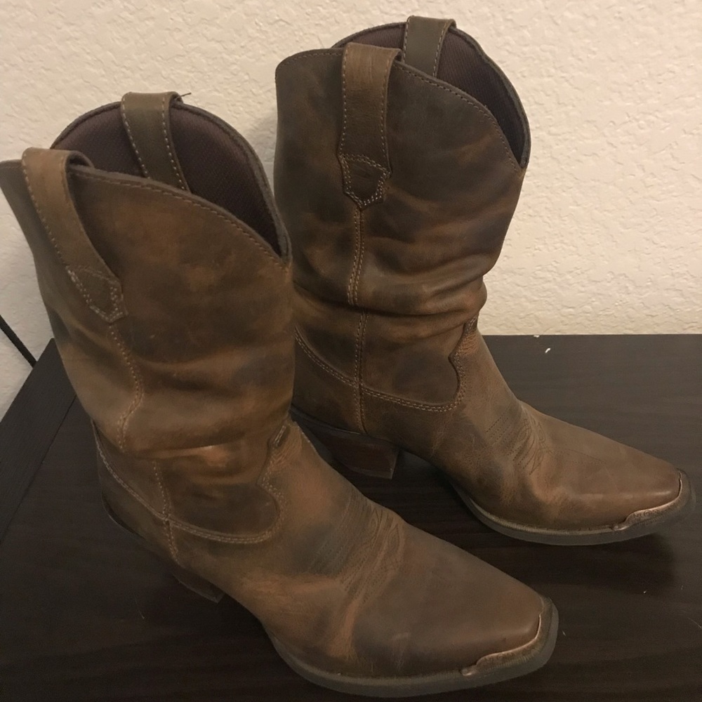 Women cowgirl boots